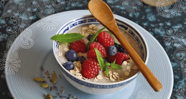 Receta de overnight oats ⇒ desayuno delicioso | Blog de YOGI TEA®